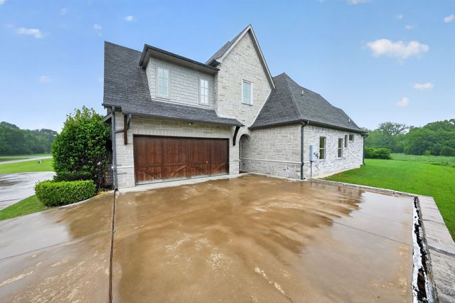 230 Oak Tree Drive, Waxahachie, TX 75165
