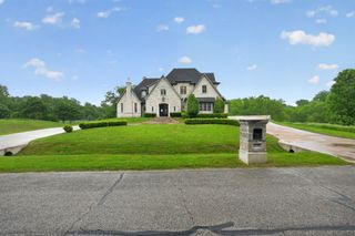 230 Oak Tree Drive, Waxahachie, TX 75165