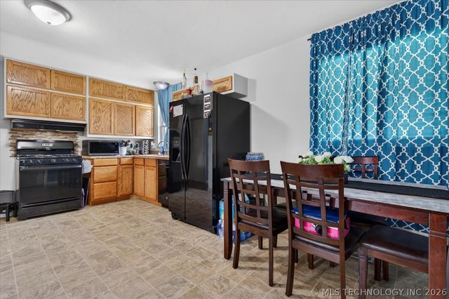 420 NW Lahoma Drive, Bartlesville, OK 74003