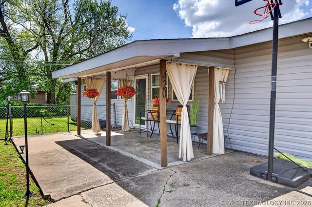 420 NW Lahoma Drive, Bartlesville, OK 74003