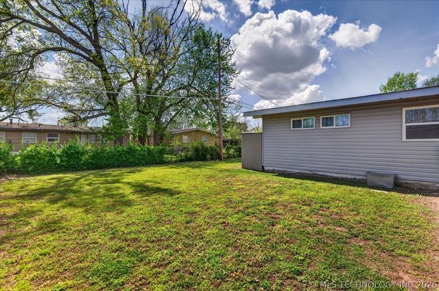 420 NW Lahoma Drive, Bartlesville, OK 74003