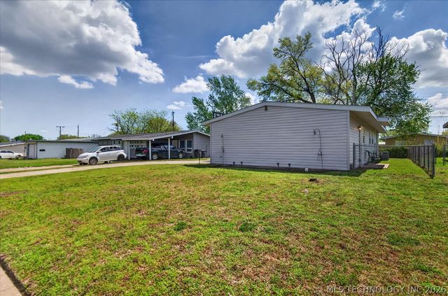 420 NW Lahoma Drive, Bartlesville, OK 74003
