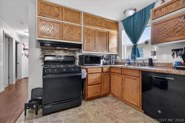 420 NW Lahoma Drive, Bartlesville, OK 74003