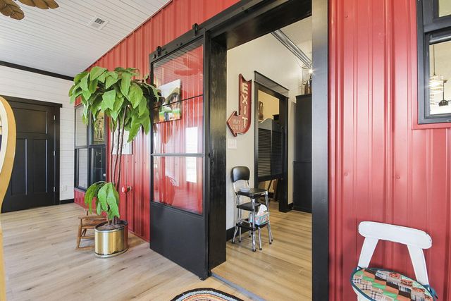 17950 N OLD NUMBER 7, Sturgeon, MO 65284