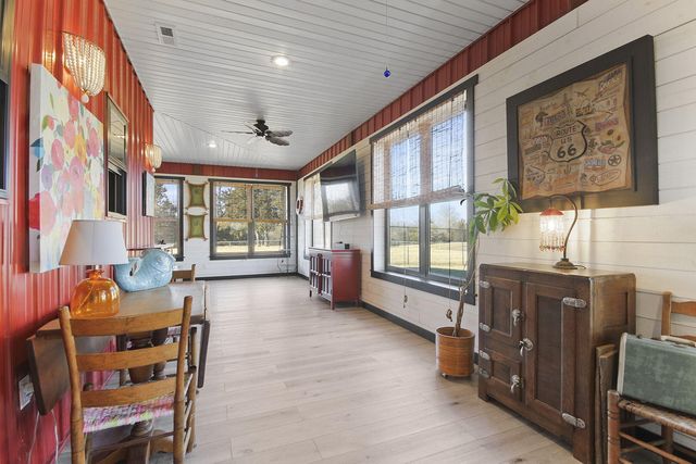 17950 N OLD NUMBER 7, Sturgeon, MO 65284