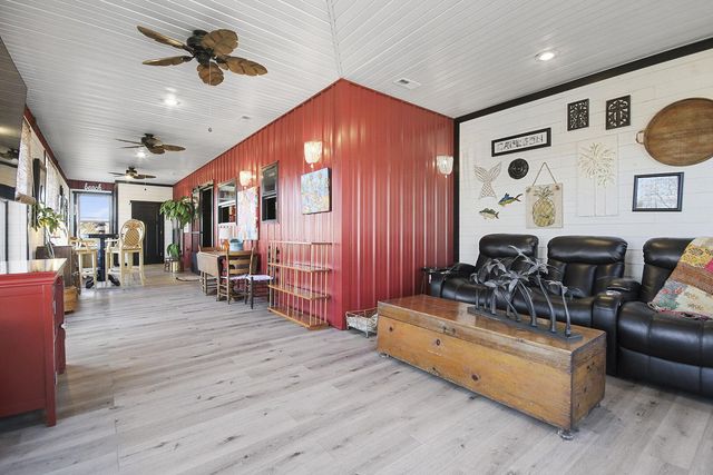 17950 N OLD NUMBER 7, Sturgeon, MO 65284