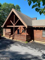 550 CROSS MOUNTAIN RD, Luray, VA 22835
