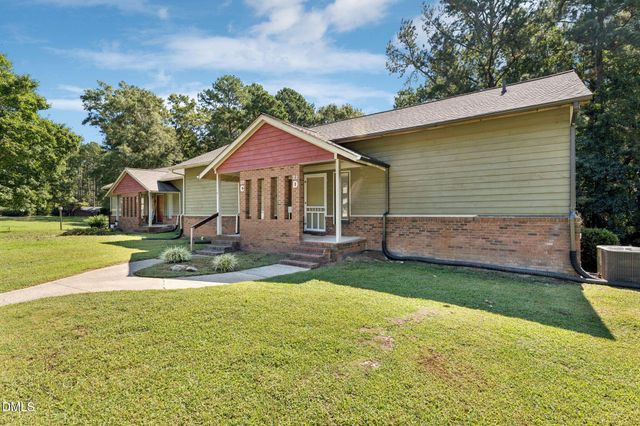 22 Carriage Circle, Louisburg, NC 27549