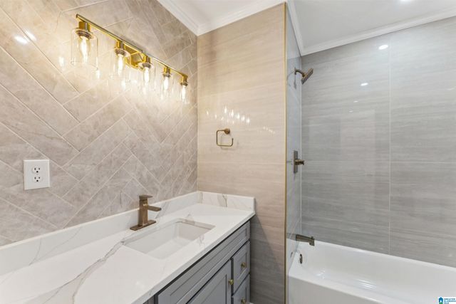 5200 HICKORY DRIVE NE, Pinson, AL 35126