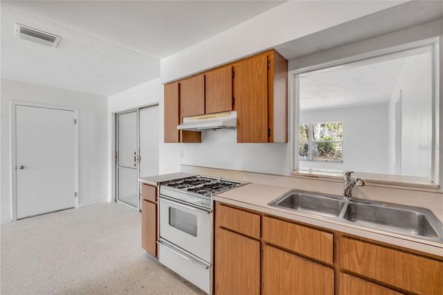 546 CAMBRIDGE CIRCLE, South Daytona, FL 32119