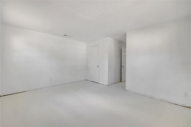 546 CAMBRIDGE CIRCLE, South Daytona, FL 32119