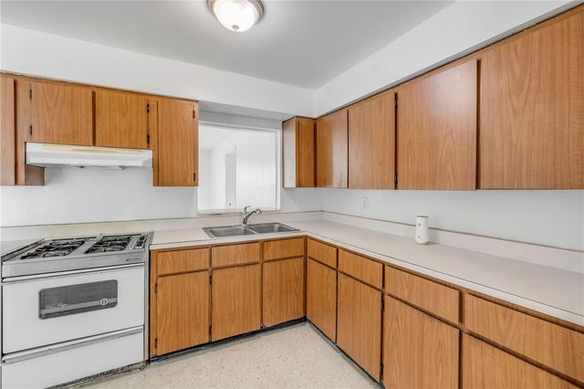 546 CAMBRIDGE CIRCLE, South Daytona, FL 32119