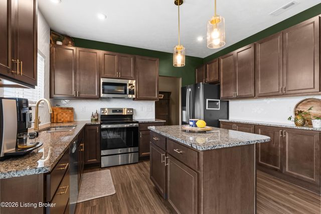 103 Wildflower Ct, Mt Washington, KY 40047