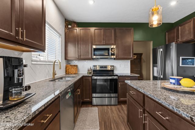 103 Wildflower Ct, Mt Washington, KY 40047