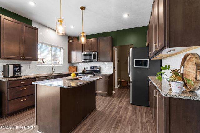 103 Wildflower Ct, Mt Washington, KY 40047