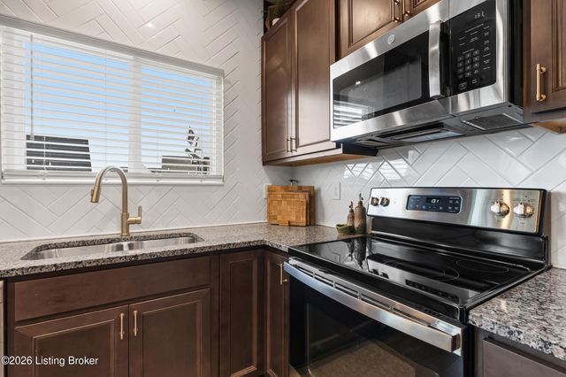 103 Wildflower Ct, Mt Washington, KY 40047