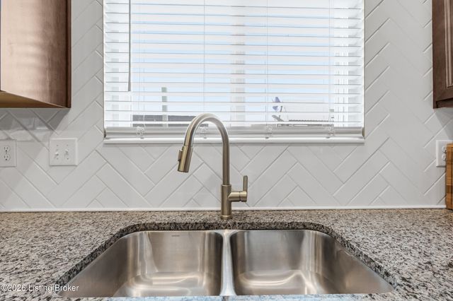 103 Wildflower Ct, Mt Washington, KY 40047