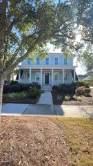 223 Gnarly Oak Lane, Summerville, SC 29485