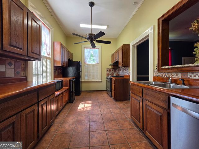 992 Spring Street, Macon, GA 31201