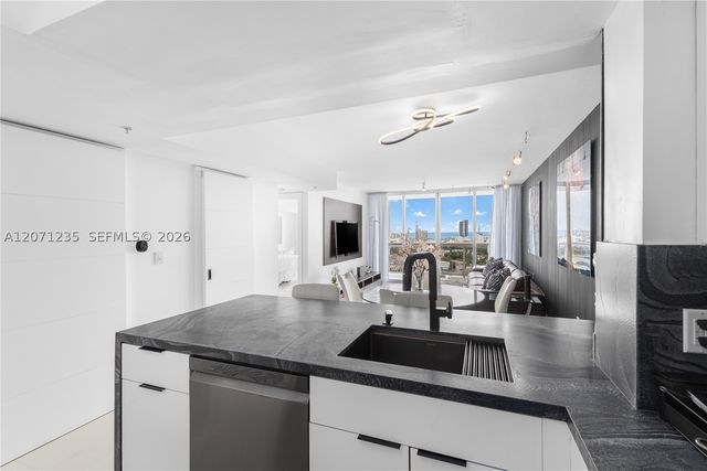 1800 Sunset Harbour Dr 2409, Miami Beach, FL 33139