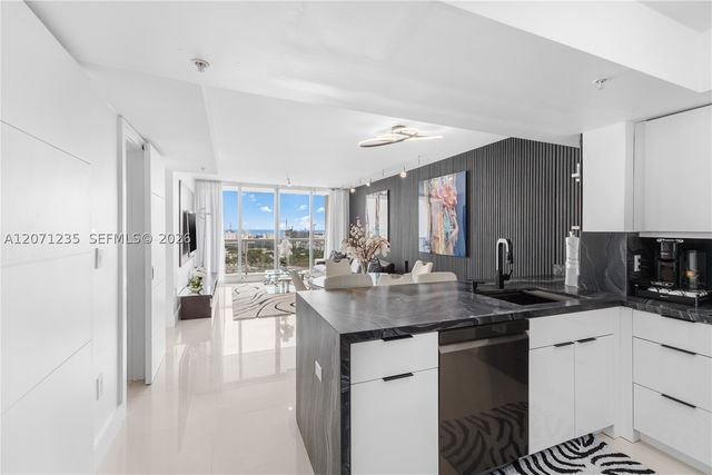 1800 Sunset Harbour Dr 2409, Miami Beach, FL 33139