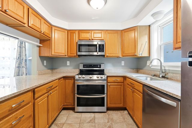7 Chestnut Circle, Merrimack, NH 03054