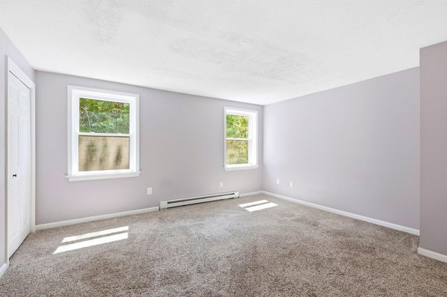 7 Chestnut Circle, Merrimack, NH 03054