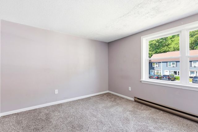 7 Chestnut Circle, Merrimack, NH 03054
