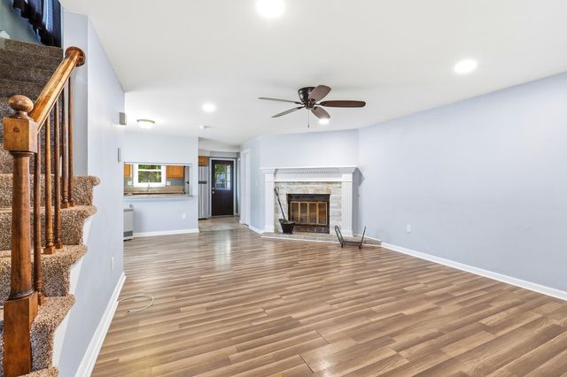 7 Chestnut Circle, Merrimack, NH 03054