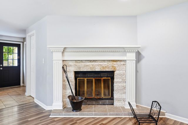 7 Chestnut Circle, Merrimack, NH 03054