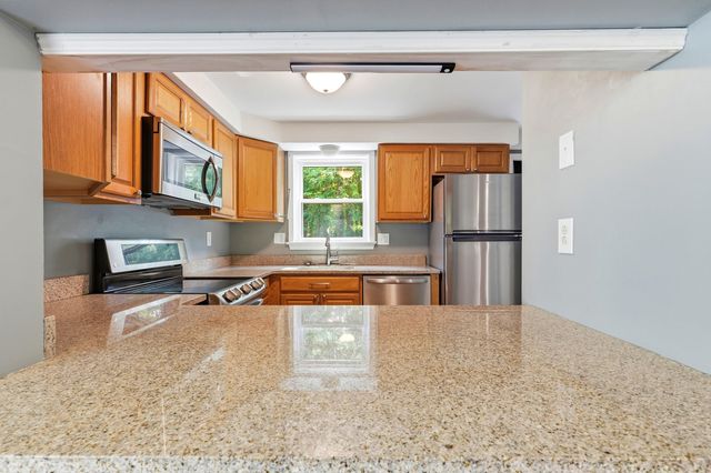 7 Chestnut Circle, Merrimack, NH 03054
