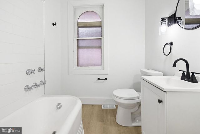 818 W KING ST, York, PA 17403