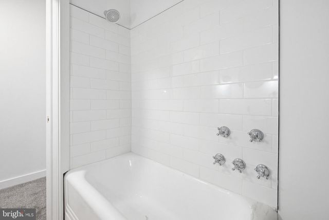 818 W KING ST, York, PA 17403