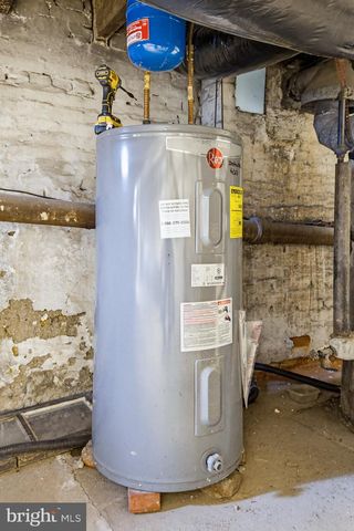 818 W KING ST, York, PA 17403