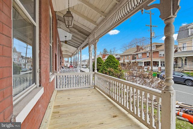 818 W KING ST, York, PA 17403