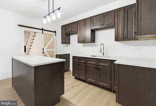 818 W KING ST, York, PA 17403