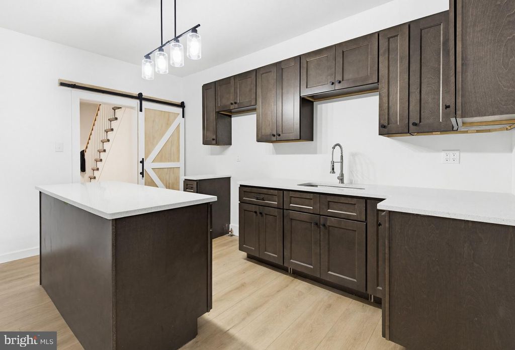 818 W KING ST, York, PA 17403