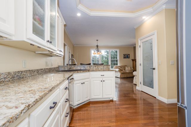2818 E Cherrybark Street, Springfield, MO 65804