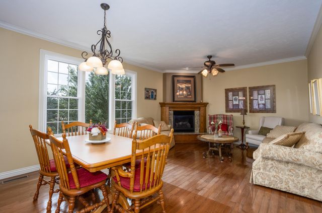 2818 E Cherrybark Street, Springfield, MO 65804