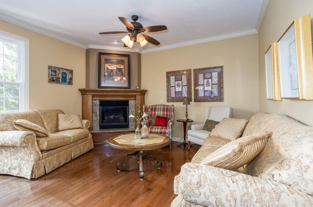 2818 E Cherrybark Street, Springfield, MO 65804