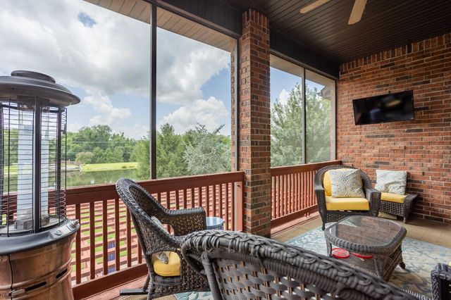2818 E Cherrybark Street, Springfield, MO 65804