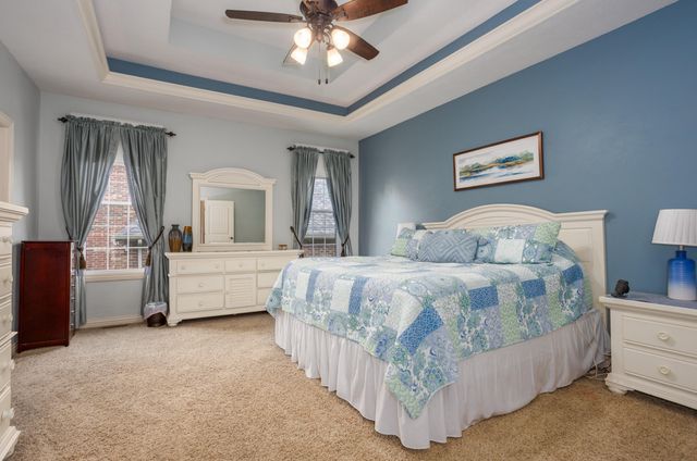 2818 E Cherrybark Street, Springfield, MO 65804