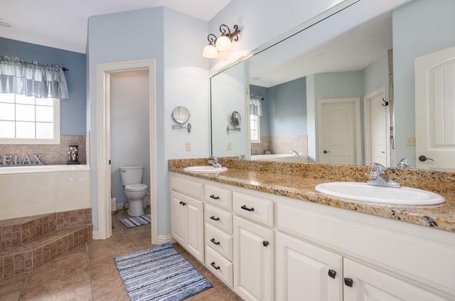 2818 E Cherrybark Street, Springfield, MO 65804