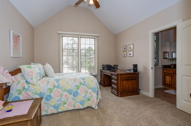 2818 E Cherrybark Street, Springfield, MO 65804