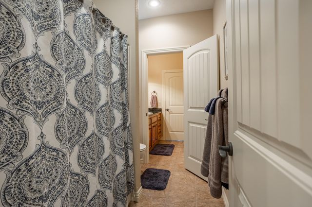 2818 E Cherrybark Street, Springfield, MO 65804