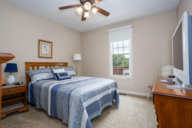 2818 E Cherrybark Street, Springfield, MO 65804