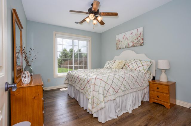 2818 E Cherrybark Street, Springfield, MO 65804