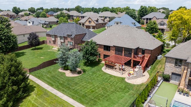 2818 E Cherrybark Street, Springfield, MO 65804