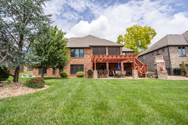 2818 E Cherrybark Street, Springfield, MO 65804
