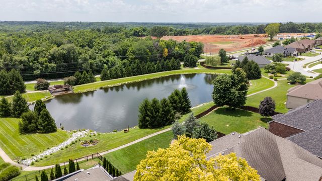 2818 E Cherrybark Street, Springfield, MO 65804